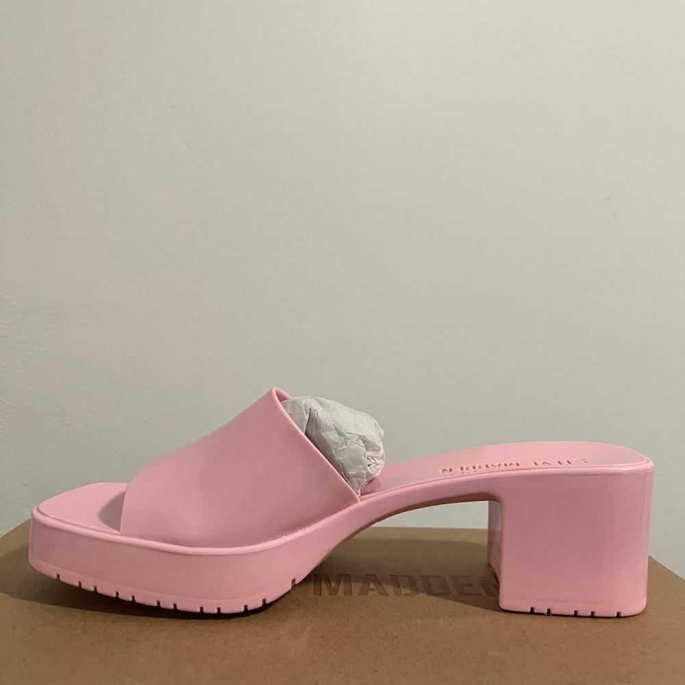 Steve Madden Harlin pink shoe